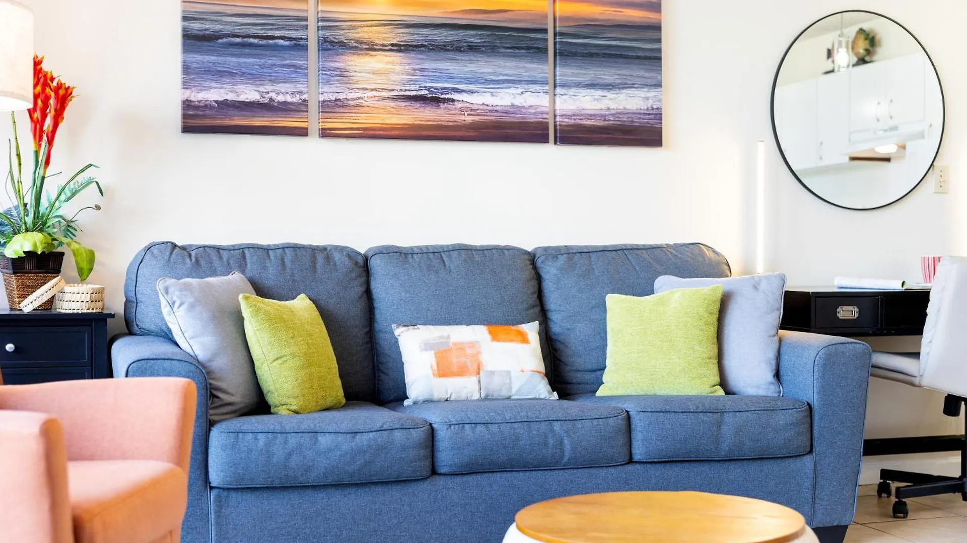 Apartment Cozy Waikiki Getaway, Stroll To Beach With Free Parking Honolulu
